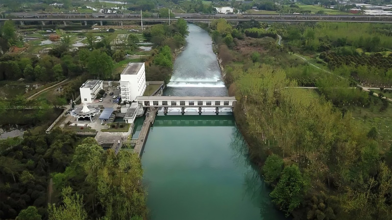 多功能水泵控制閥：集閘閥、逆止閥與水錘消除器于一體的創(chuàng)新閥門